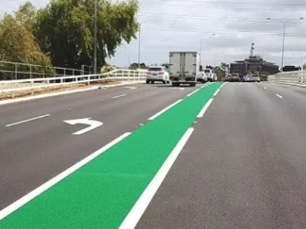 海门公路路面改色