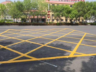 海门小区交通黄色网格线