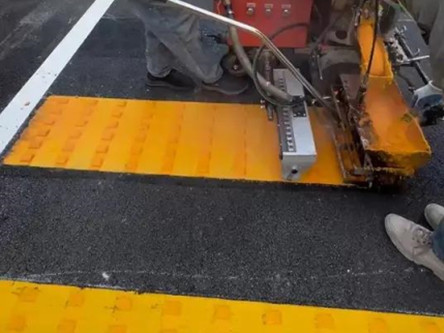 海门道路减速划线
